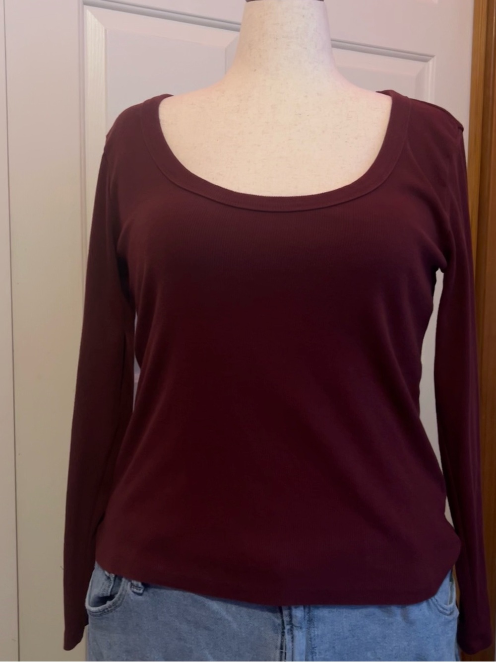Old Navy Scoop Neck Long Sleeve Top in Wine